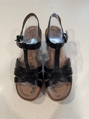 Easy Spirit Strappy Wedge Sandals Size 9 WIDE, Brand New